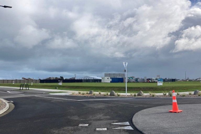 Photo of property in 1 Te Mauri Place, Omaha, 0986