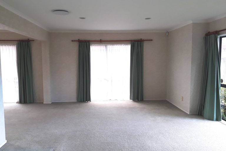 Photo of property in 137 Burswood Drive, Burswood, Auckland, 2013