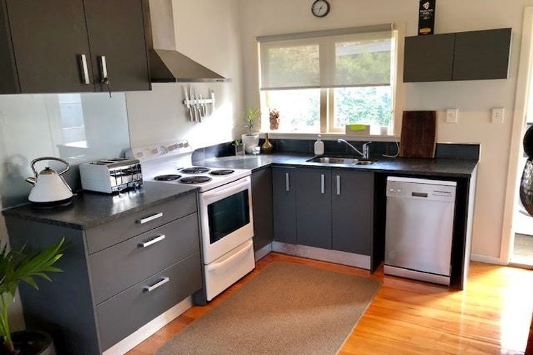 Photo of property in 2/216 Beach Road, Campbells Bay, Auckland, 0630