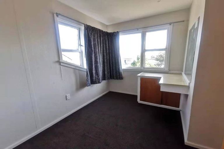 Photo of property in 129 Springs Road, Hornby, Christchurch, 8042