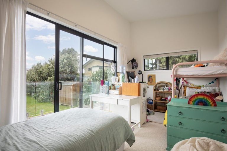 Photo of property in 1 Aroaro Lane, Raglan, 3225