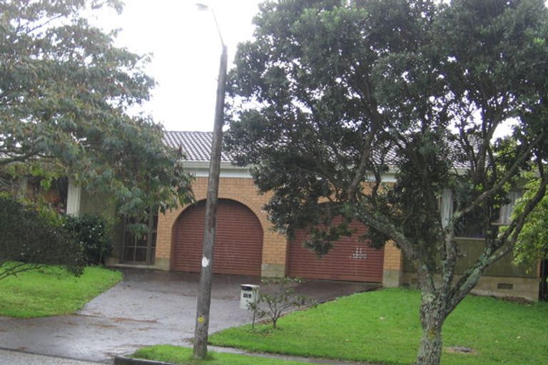 Photo of property in 12a Kurnell Drive, Botany Downs, Auckland, 2010