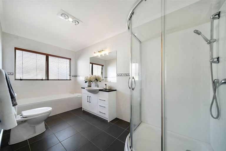 Photo of property in 23 Leafield Crescent, Henderson, Auckland, 0612
