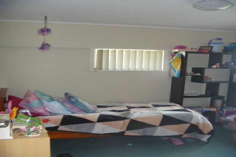 Photo of property in 24 Royston Street, Rosehill, Papakura, 2113