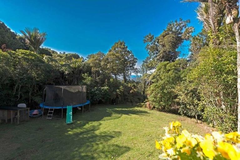 Photo of property in 789a Scenic Drive, Henderson Valley, Auckland, 0612