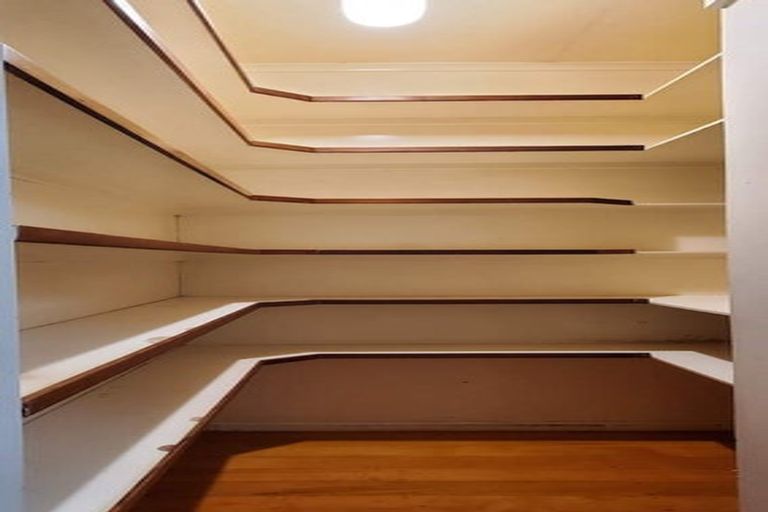 Photo of property in 10 Larne Avenue, Pakuranga Heights, Auckland, 2010