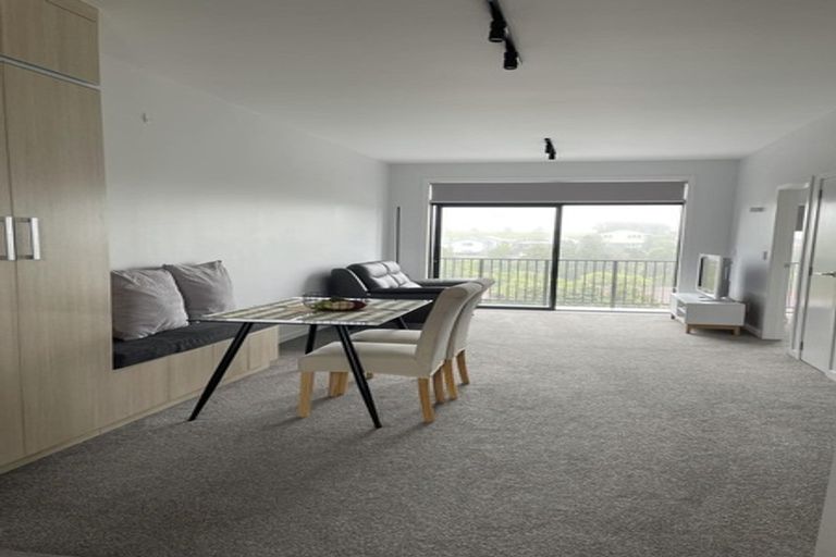 Photo of property in 11/2 Hindmarsh Street, Johnsonville, Wellington, 6037