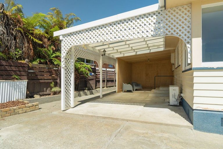 Photo of property in 1 Highfield Place, Levin, 5510