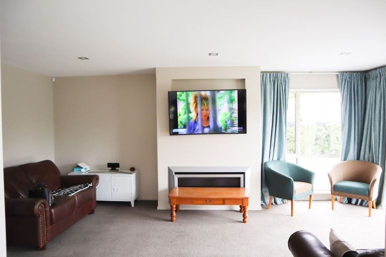 Photo of property in 12 Catkins Lane, Mairehau, Christchurch, 8052