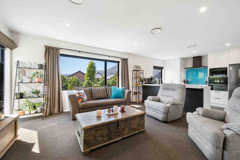 Photo of property in 2 Collie Road, Pukekohe, 2120