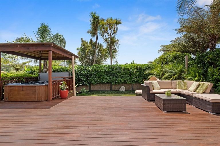 Photo of property in 73l Park Rise, Campbells Bay, Auckland, 0630