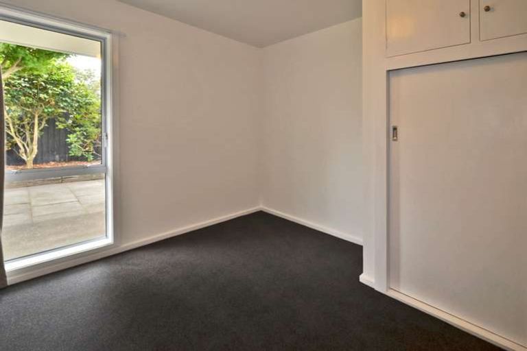 Photo of property in 2/261 Lake Terrace Road, Shirley, Christchurch, 8061