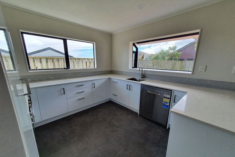 Photo of property in 26 Kentwood Drive, Woodridge, Wellington, 6037