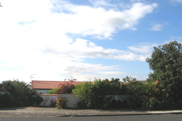 Photo of property in 56 Balmain Road, Chatswood, Auckland, 0626