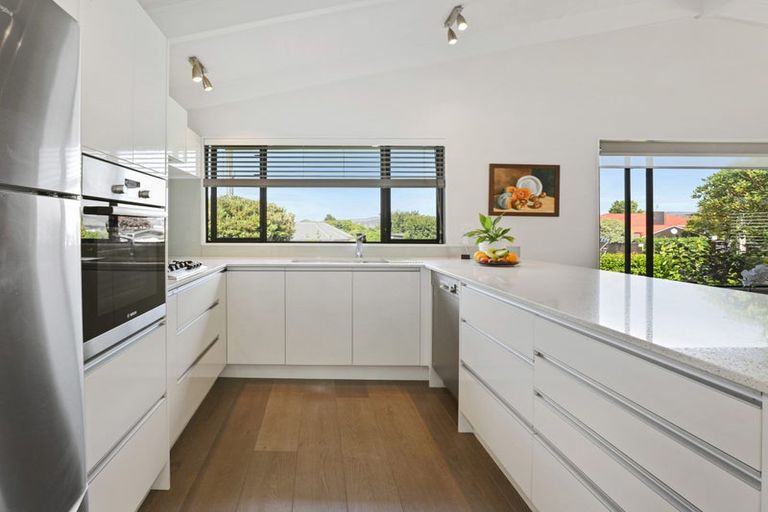 Photo of property in 2/14 Mere Road, Taupo, 3330