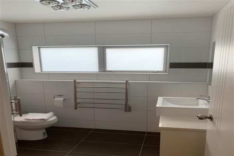 Photo of property in 65 Kirikiri Drive, Papakura, 2110