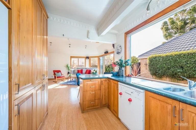 Photo of property in 33 Puriri Street, Woburn, Lower Hutt, 5010