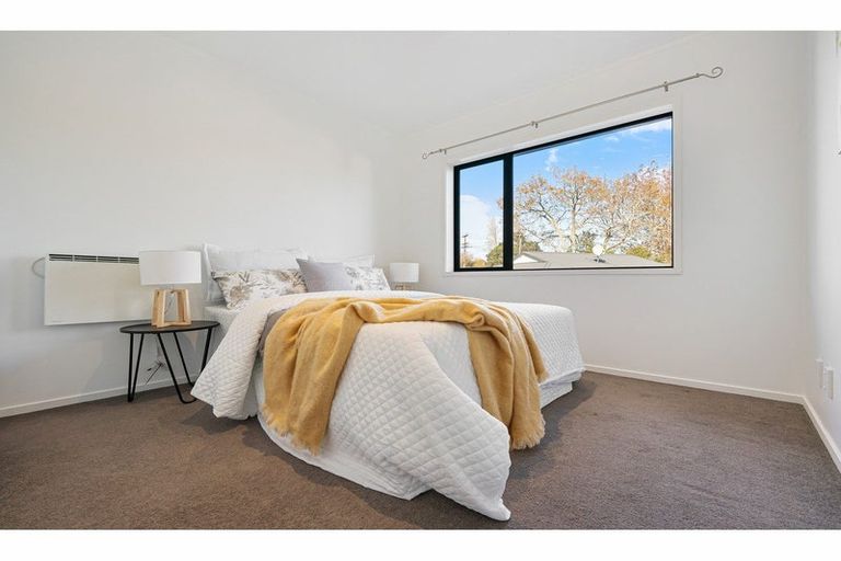 Photo of property in 17a Atkinson Road, Titirangi, Auckland, 0604