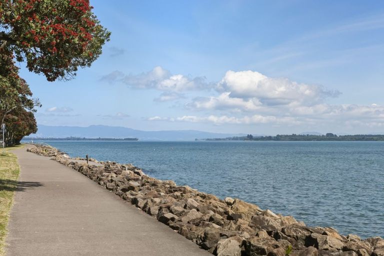 Photo of property in 13b Beach Road, Otumoetai, Tauranga, 3110