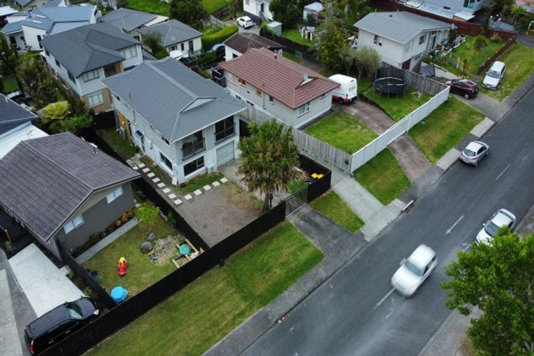 Photo of property in 48 Zita Maria Drive, Massey, Auckland, 0614