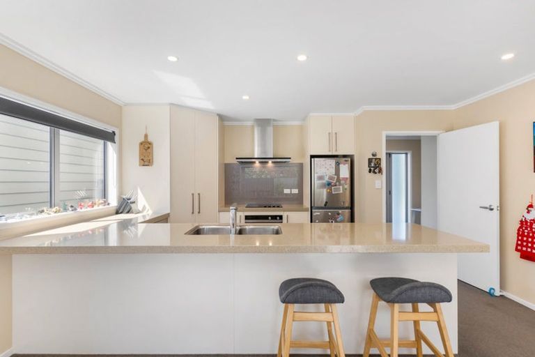 Photo of property in 1 Chalfont Road, Silverstream, Upper Hutt, 5019