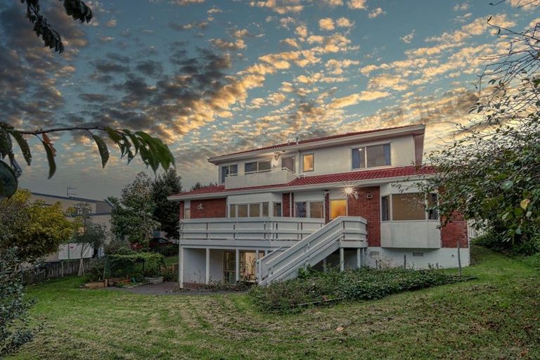 Photo of property in 10 Belvedere Court, West Harbour, Auckland, 0618