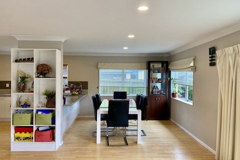 Photo of property in 41 Erlestoke Crescent, Churton Park, Wellington, 6037