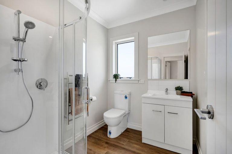 Photo of property in 16 Holford Street, Westown, New Plymouth, 4310