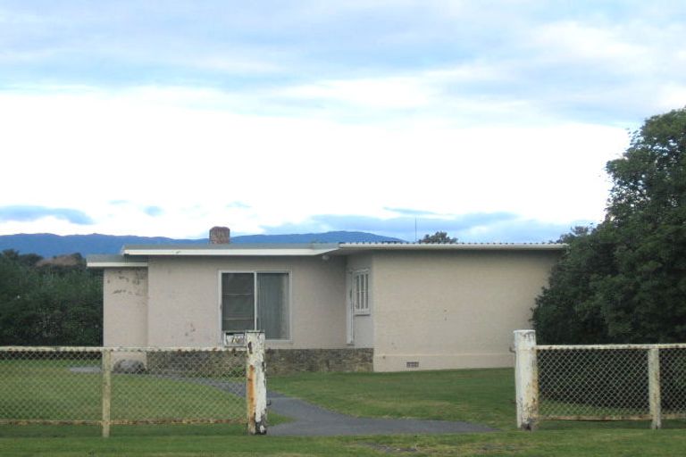 Photo of property in 70 Moana Street, Otaki Beach, Otaki, 5512