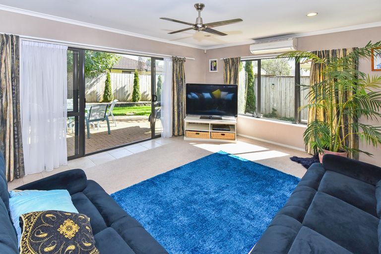 Photo of property in 7 Crannich Place, Wattle Downs, Auckland, 2103