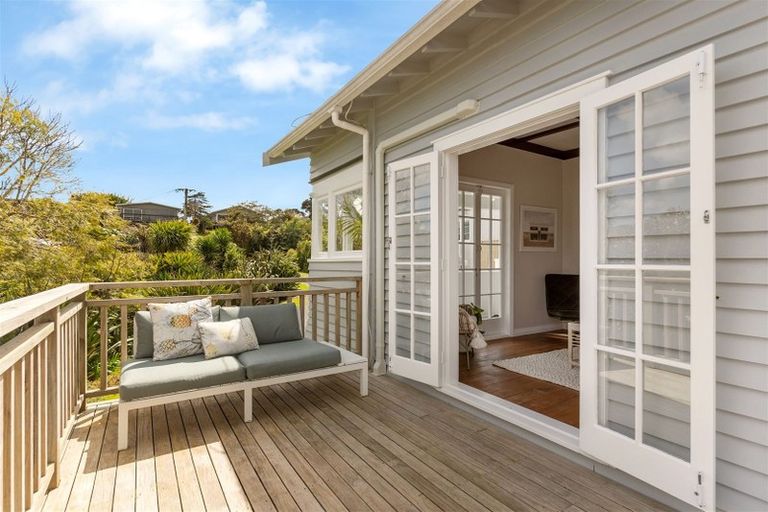 Photo of property in 30 Neptune Avenue, Beach Haven, Auckland, 0626