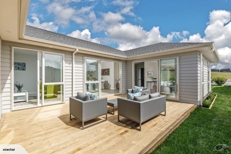 Photo of property in 137 Godfrey Drive, Orewa, 0931