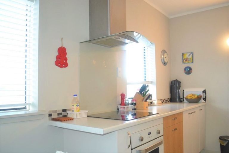 Photo of property in Hobson Court Flats, 54/70 Hobson Street, Thorndon, Wellington, 6011