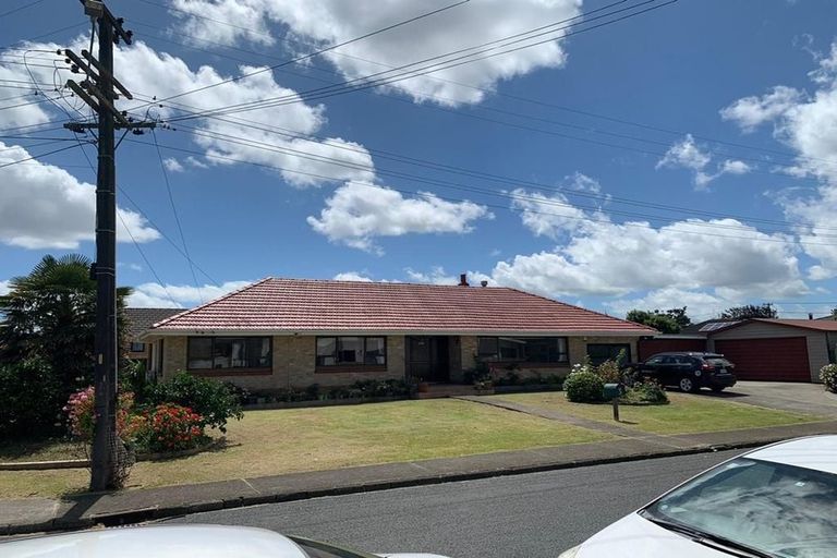 Photo of property in 3 Sunnyside Crescent, Papatoetoe, Auckland, 2025