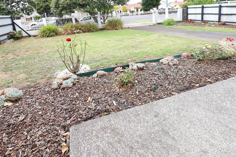Photo of property in 1/285 Massey Road, Mangere East, Auckland, 2024
