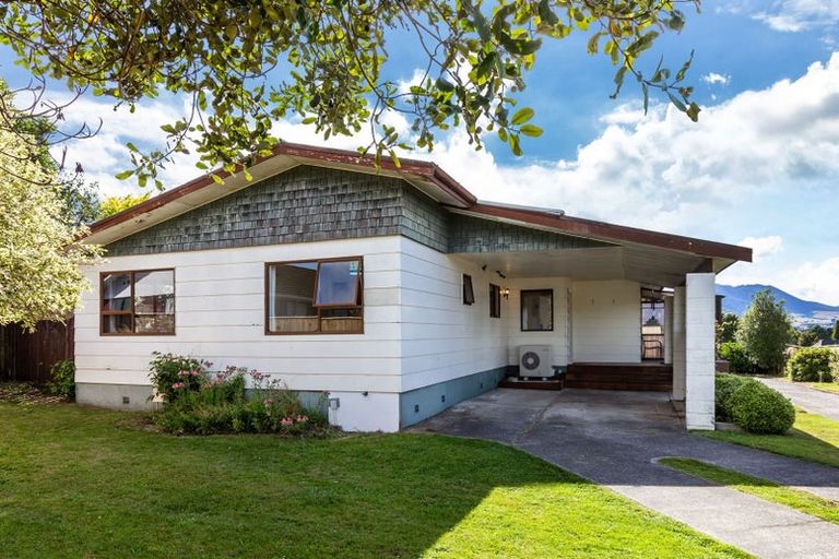 Photo of property in 5 Rihi Place, Nukuhau, Taupo, 3330