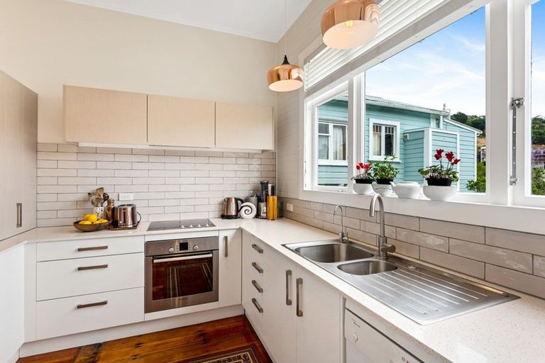 Photo of property in 24 Clarence Street, Brooklyn, Wellington, 6021