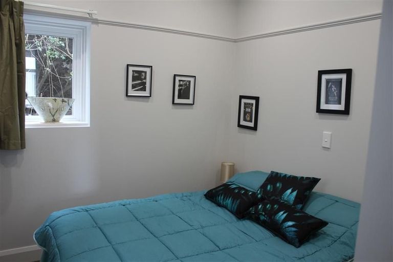 Photo of property in Fountain Court, 2/48 Oriental Parade, Oriental Bay, Wellington, 6011