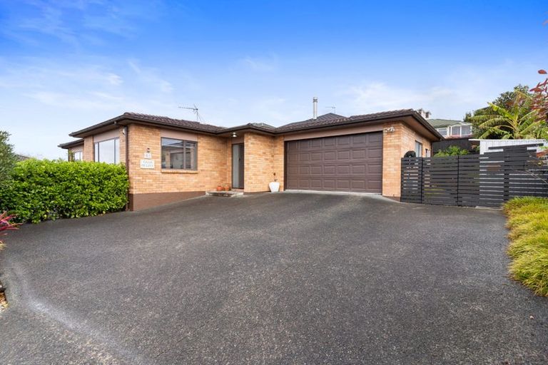 Photo of property in 53 Chesterfield Way, Orewa, 0931