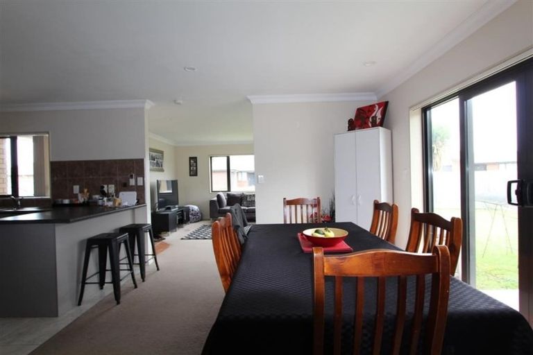 Photo of property in 6 Chadwick Place, Rototuna North, Hamilton, 3210