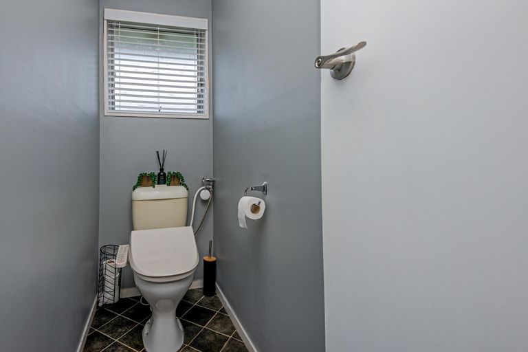 Photo of property in 76 John F Kennedy Drive, Milson, Palmerston North, 4414