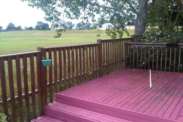 Photo of property in 2/62 Tonar Street, Northcote, Auckland, 0627