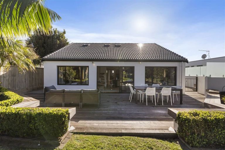 Photo of property in 40 Takutai Avenue, Bucklands Beach, Auckland, 2012