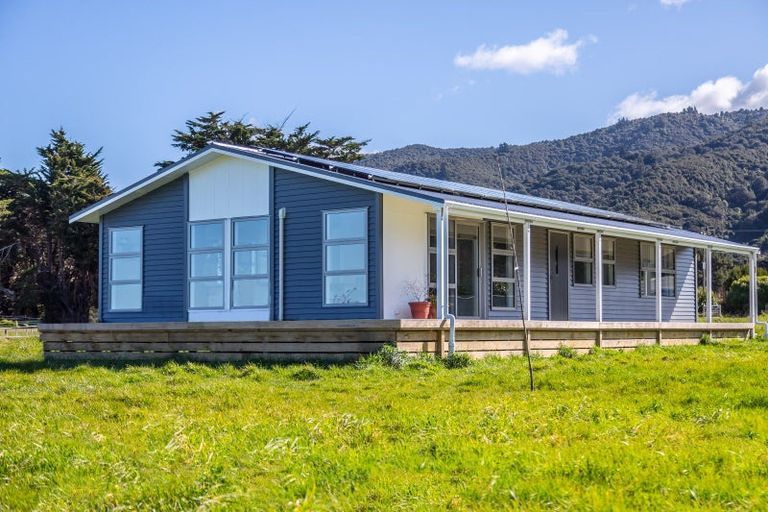 Photo of property in 59 Western Lake Road, Western Lake, Featherston, 5773