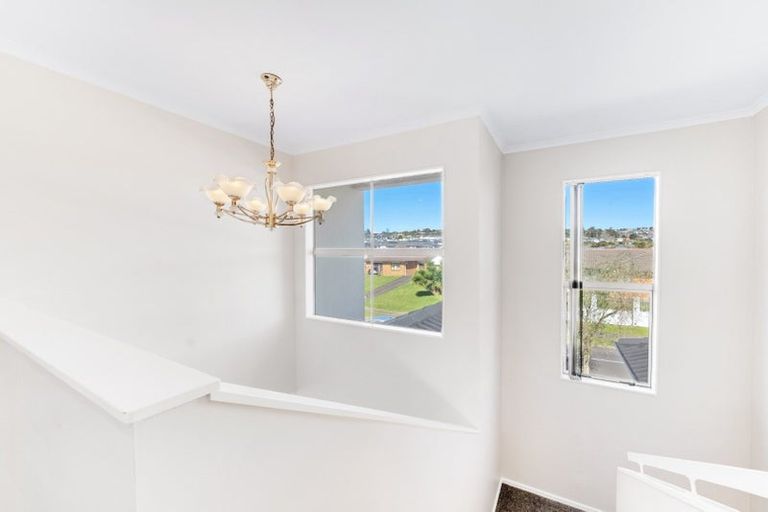 Photo of property in 2 Dunaff Place, Flat Bush, Auckland, 2019