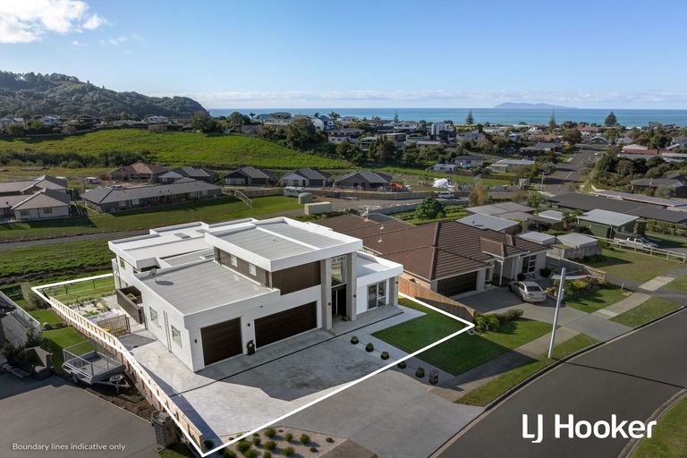 Photo of property in 12 Tohora View, Waihi Beach, 3611