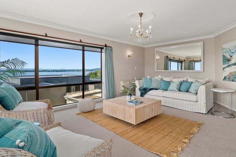 Photo of property in 55 Omokoroa Road, Omokoroa, 3114