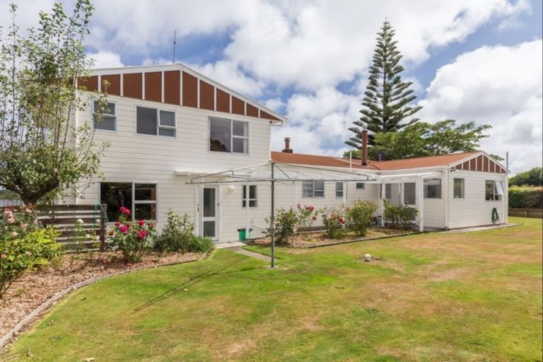 Photo of property in 234 Kawiu Road, Levin, 5510