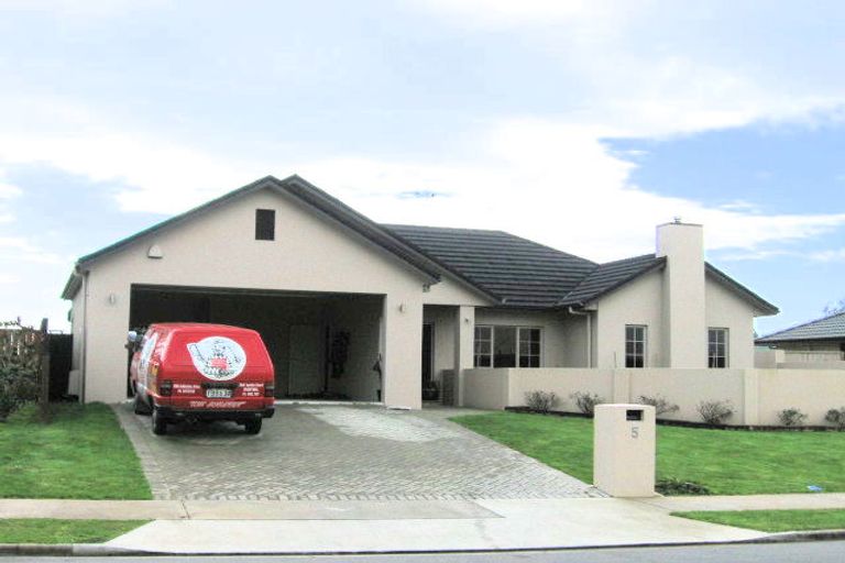 Photo of property in 5 Holford Place, Huntington, Hamilton, 3210