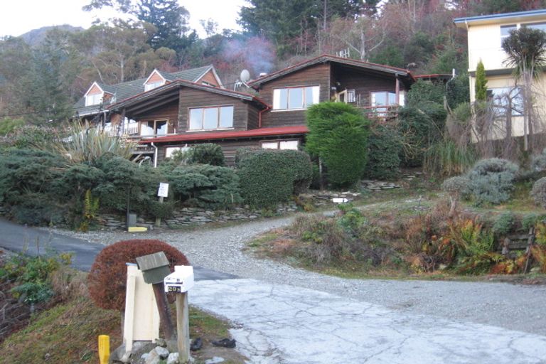 Photo of property in 31 Lomond Crescent, Queenstown, 9300